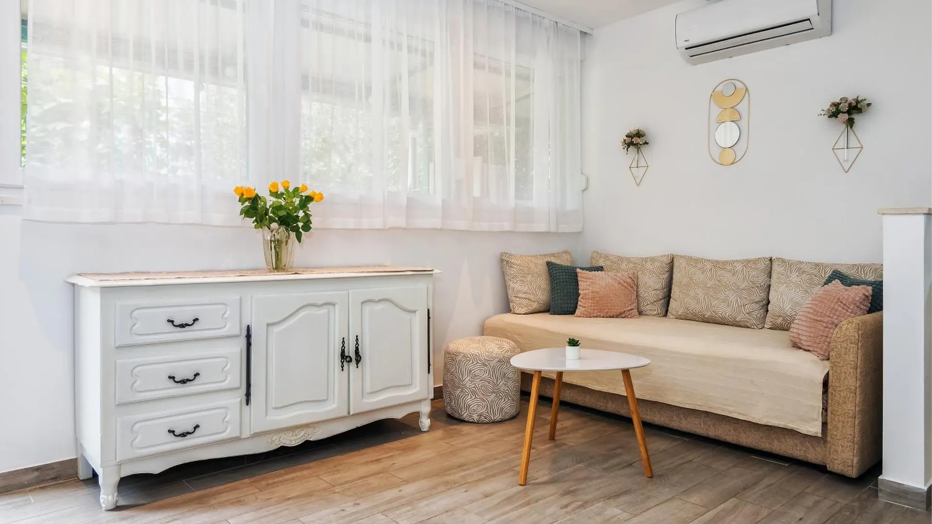 Green Oasis Split Apartment